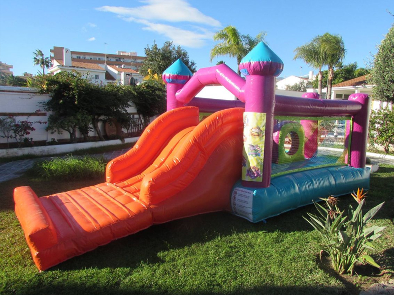 alquilar un castillo inflable malaga